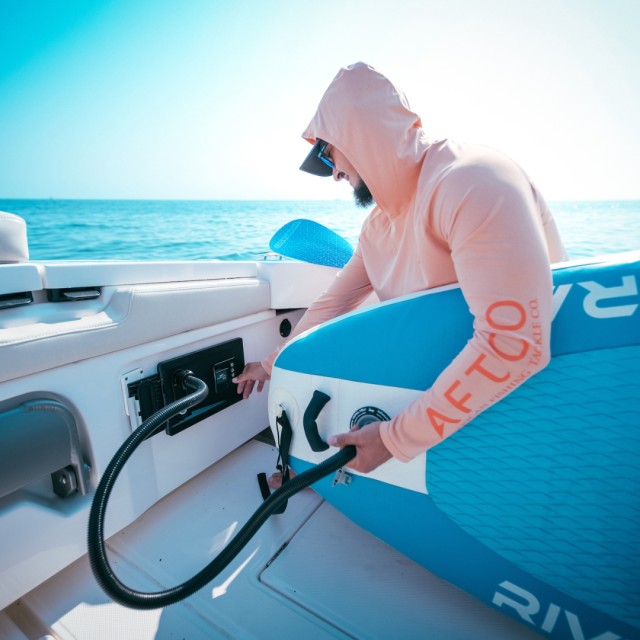 Εντοιχισμένη ηλεκτρική τρόμπα για φουσκωτά και SUP